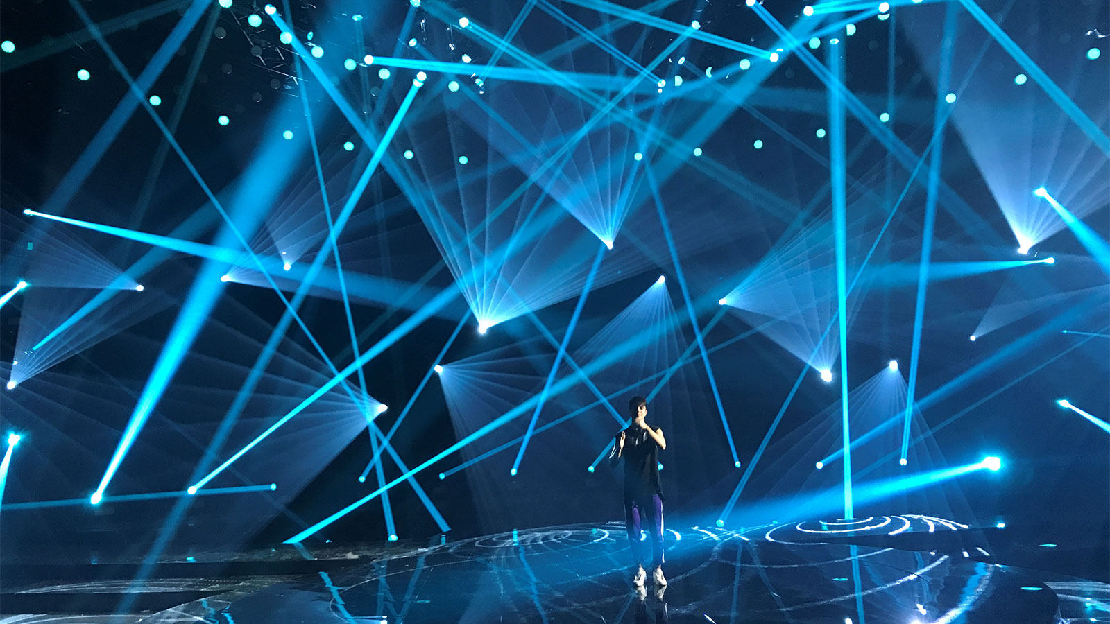 Освещение сцены. Ток шоу джимми фэллона. Фон шоу. Сцена фон. Телешоу фон.