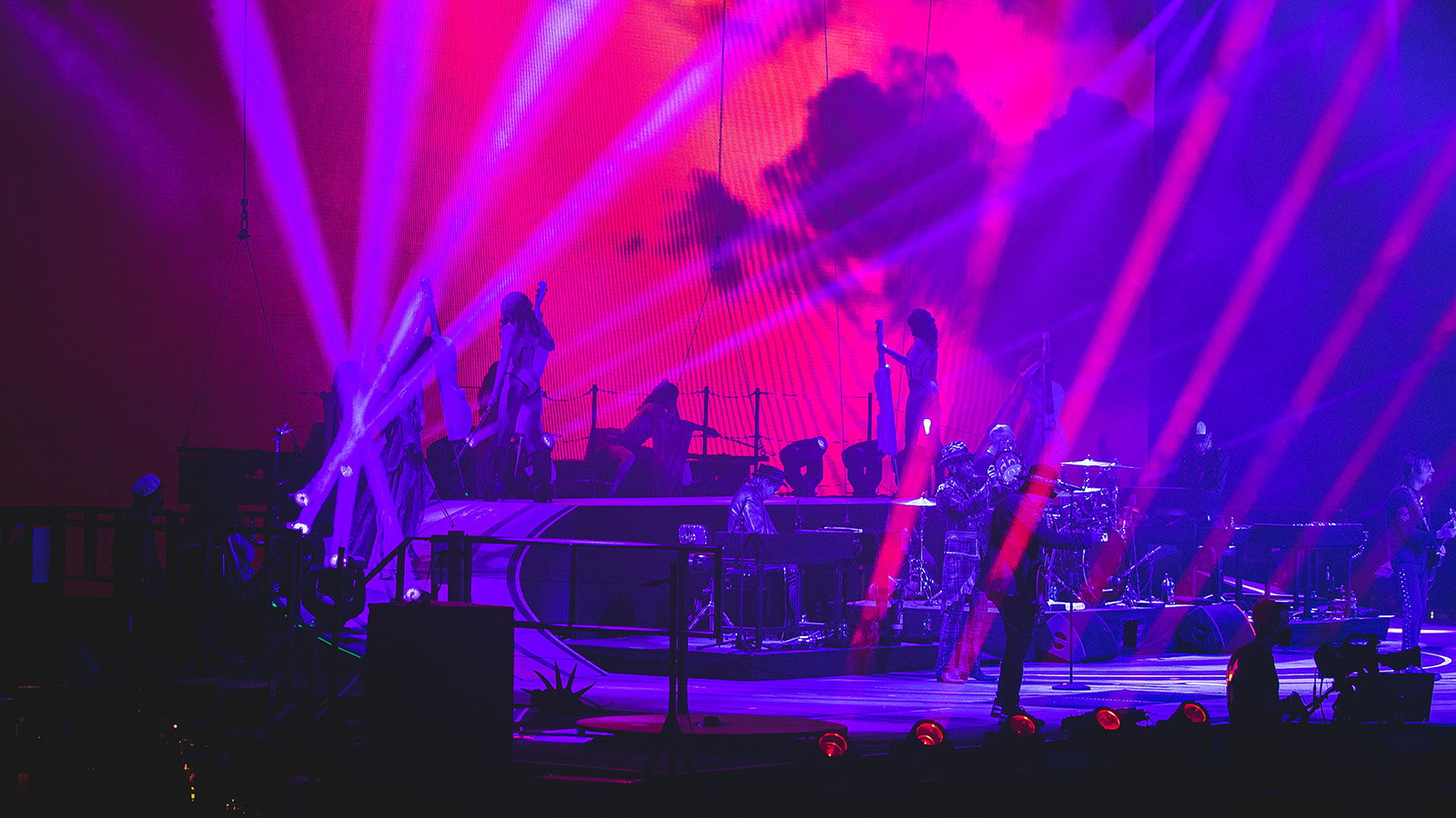 GLP delivers flexibility, energy efficiency and ‘under-hat’ lighting for Udo Lindenberg’s Udopium Live tour