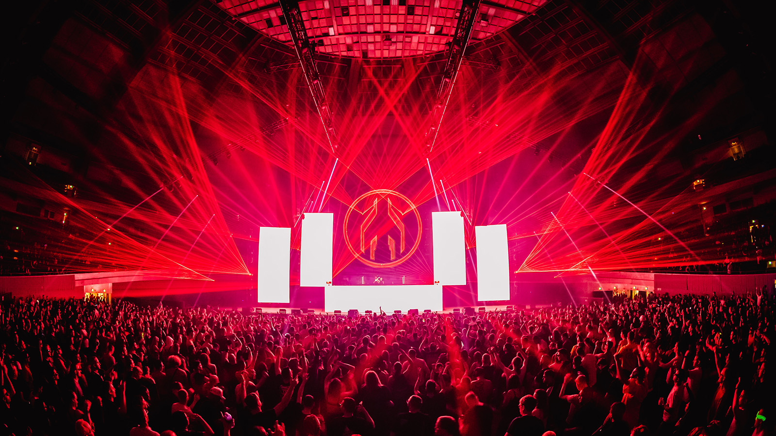 Über 300 GLP Scheinwerfer für die Mayday 2023 GLP.DE