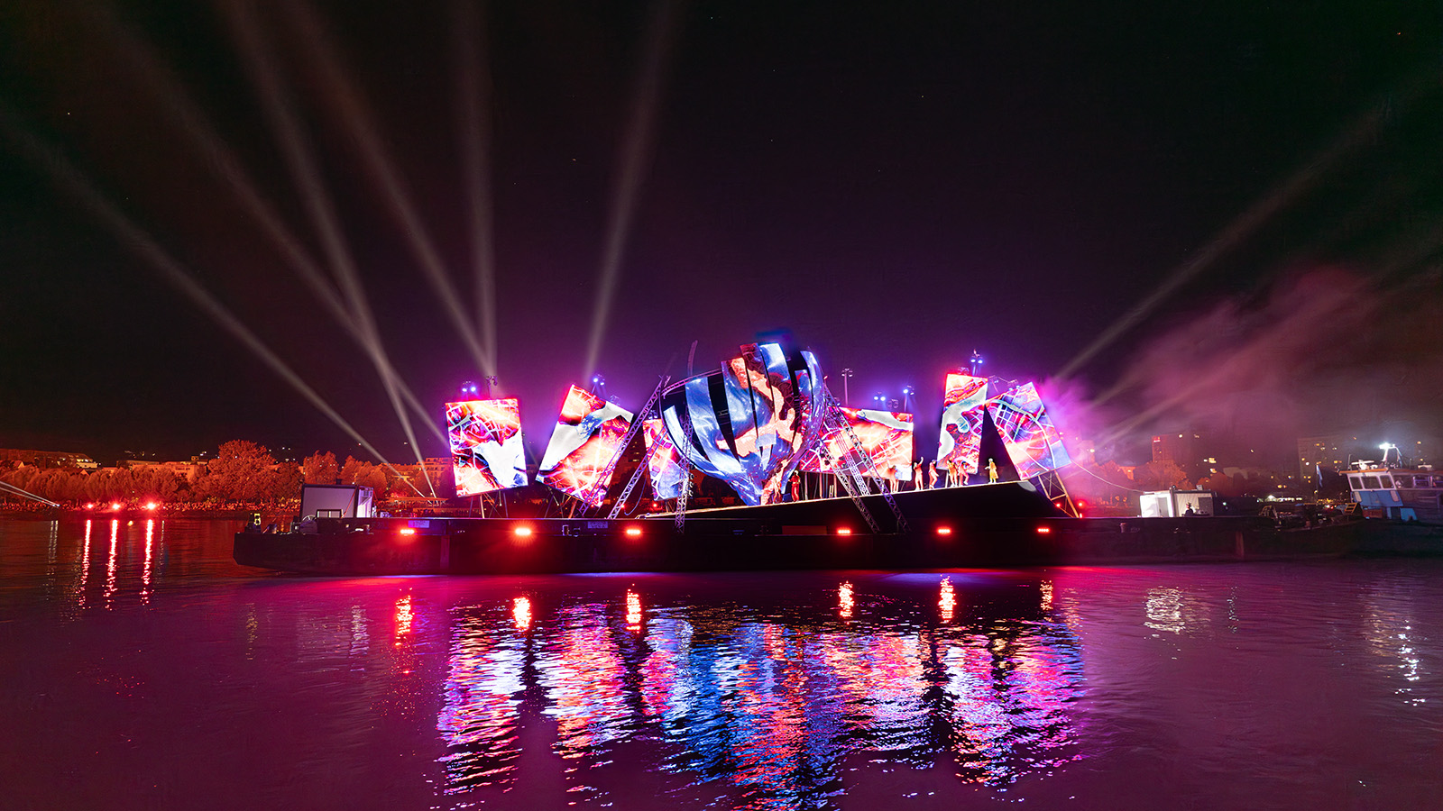 Odyssey on the Danube: GLP lights up Linzer Klangwolke 2023