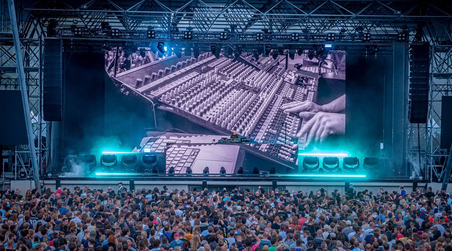 Paul Kalkbrenner lässt die Wuhlheide beben – mit Licht von GLP